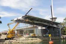 Piñera inauguró el esperado Puente Cau Cau