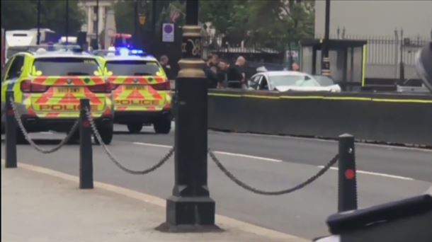 Investigan posible ataque terrorista en Londres.