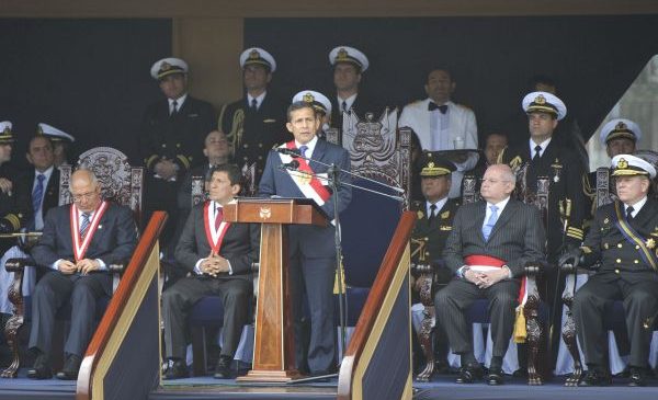 Ex presidente de Perú, Ollanta Humala, es dejado en libertad junto a su esposa.