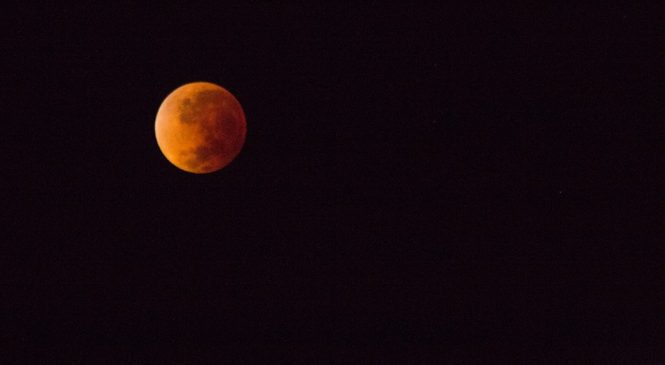 Descrubren 12 nuevas lunas en Júpiter y una es “extraña”